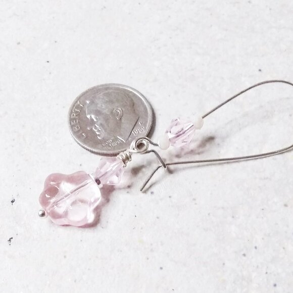๐๐๐ 3/$25!!! Calling All Pet Lovers! Cat Dog Pink Paw Print Dangle Earrings - Picture 6 of 7